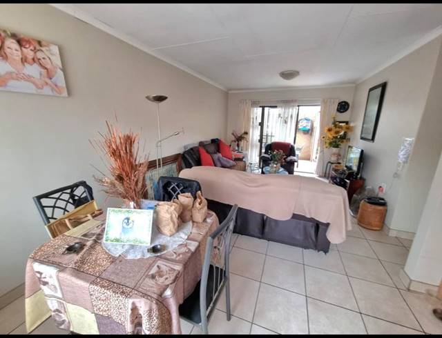 2 BEDROOM TOWNHOUSE FOR SALE IN MONTANA